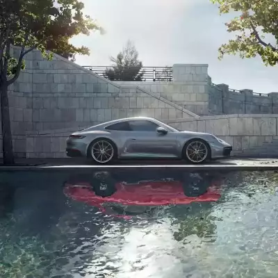Reflection of a Porsche